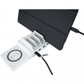 GoodConnections Qi Wireless Charging Pad 15W für Schnellladestation PCA-D006W (linke Seite)