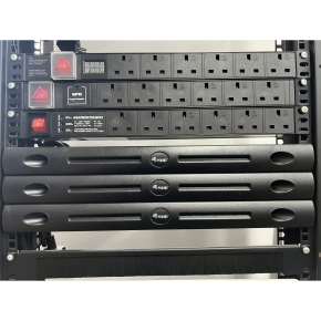 Equip Blindpanel 19 1U werkzeugfrei schwarz