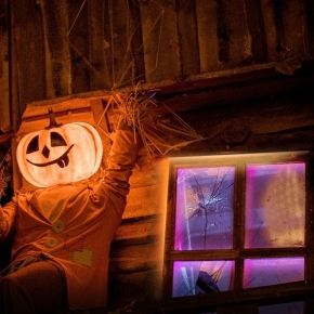 Philips Hue Gradient Signe Stehleuchte schwarz