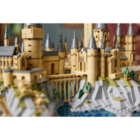 LEGO Harry Potter - Schloss Hogwarts mit Schlossgelände